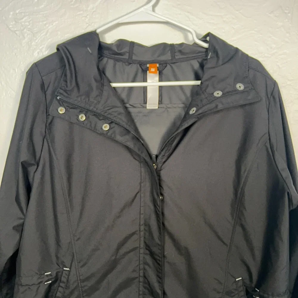 Lucy Packable Hooded Jacket Black Lightweight Windbreaker L Outdoors Active - Picture 12 of 12